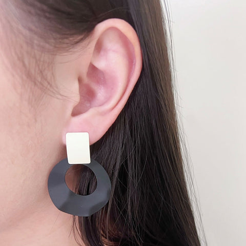 Asymmetrical Contrast Earrings Asymmetrical Contrast Earrings