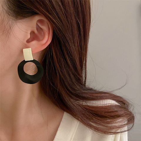 Asymmetrical Contrast Earrings